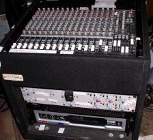16 channel mixer with amplifier